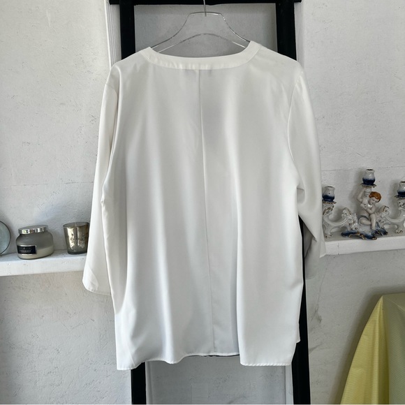 Eloquii White V neck Front Plead Wide Sleeves Blouse Top size 16 (flawed) - Picture 13 of 15